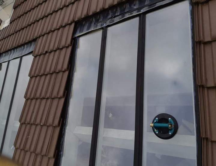 Remplacement de vitre cassée à Annemasse